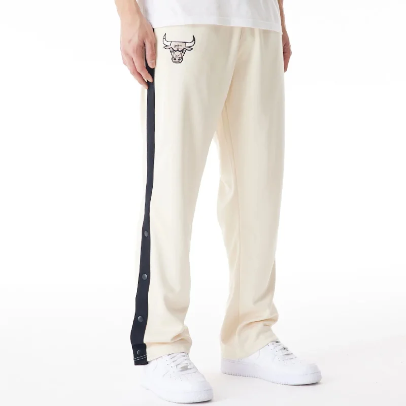 Men's Pants with Wrinkle-Resistant FabricChicago Bulls NBA Lifestyle Light Beige Straight Joggers