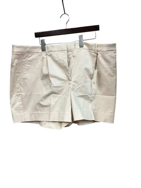 Comfortable Men's JoggersShorts By Banana Republic  Size: 20