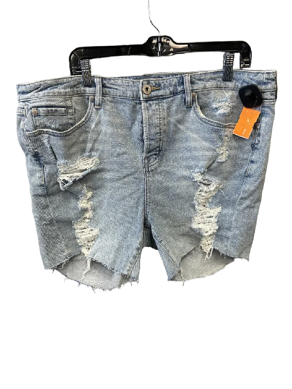 Men's Tailored Pants for a Sharp AppearanceShorts By Torrid  Size: 16
