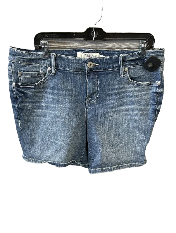 Stylish Men's Cargo PantsShorts By Torrid  Size: 14
