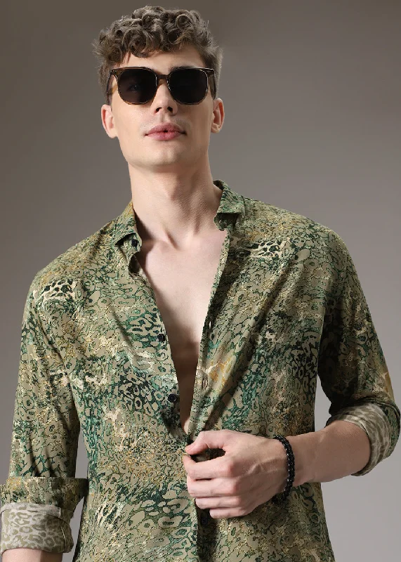 Men's Monochrome Shirts for a Minimalist VibeBoa Green Feather Shirt