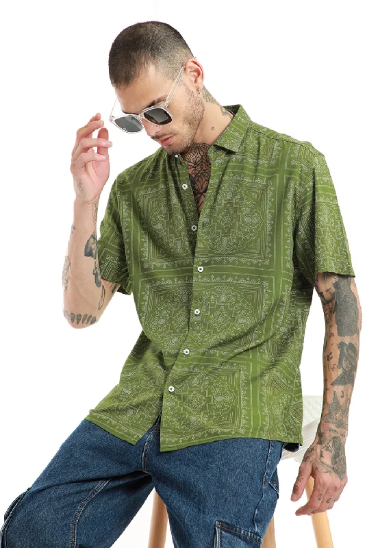 Men's Color-Blocking Shirts for a Statement LookGreen Bandana Print Half Sleeve Shirt