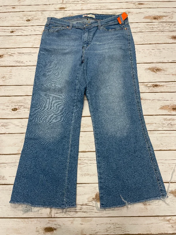 Stylish Men's JeansJeans Flared By Levis In Blue Denim, Size: 18