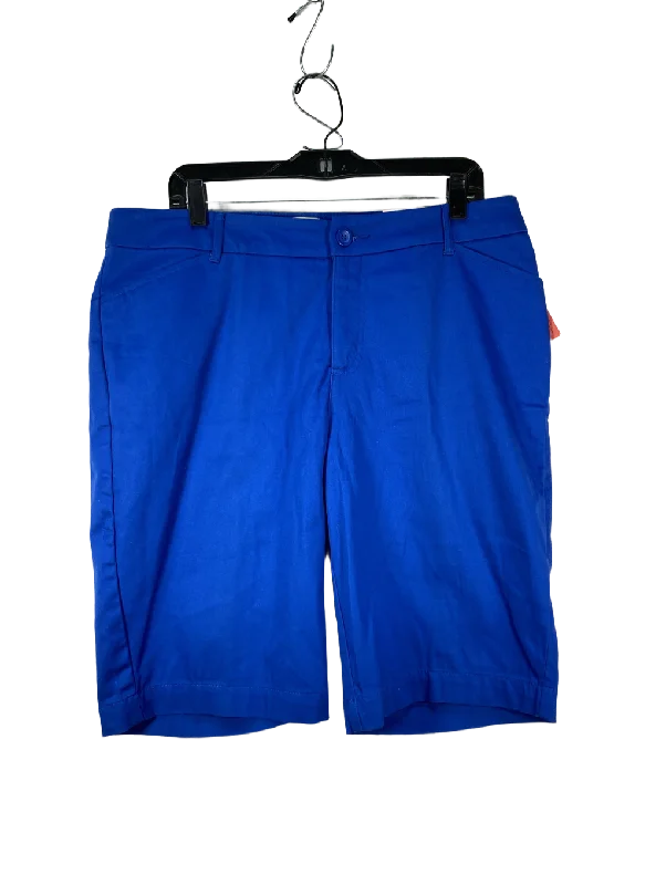 Men's Pants with Cargo PocketsShorts By St Johns Bay  Size: 16