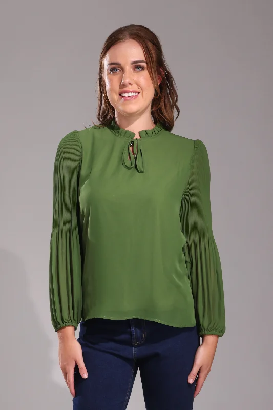 Fine pleat & ruffle neck Top | Basil | 8541ZZ